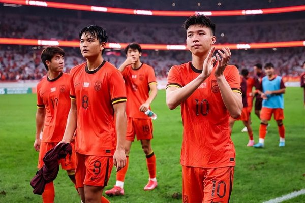 洪萨速配 95分钟错失绝杀！中国男足被爆冷：全场17射0球，亚洲杯出线难了